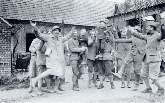 Hoorelecke – l’Armistice. Archives départementales des Côtes-d'Armor, collection Yves Troadec, 63 Fi